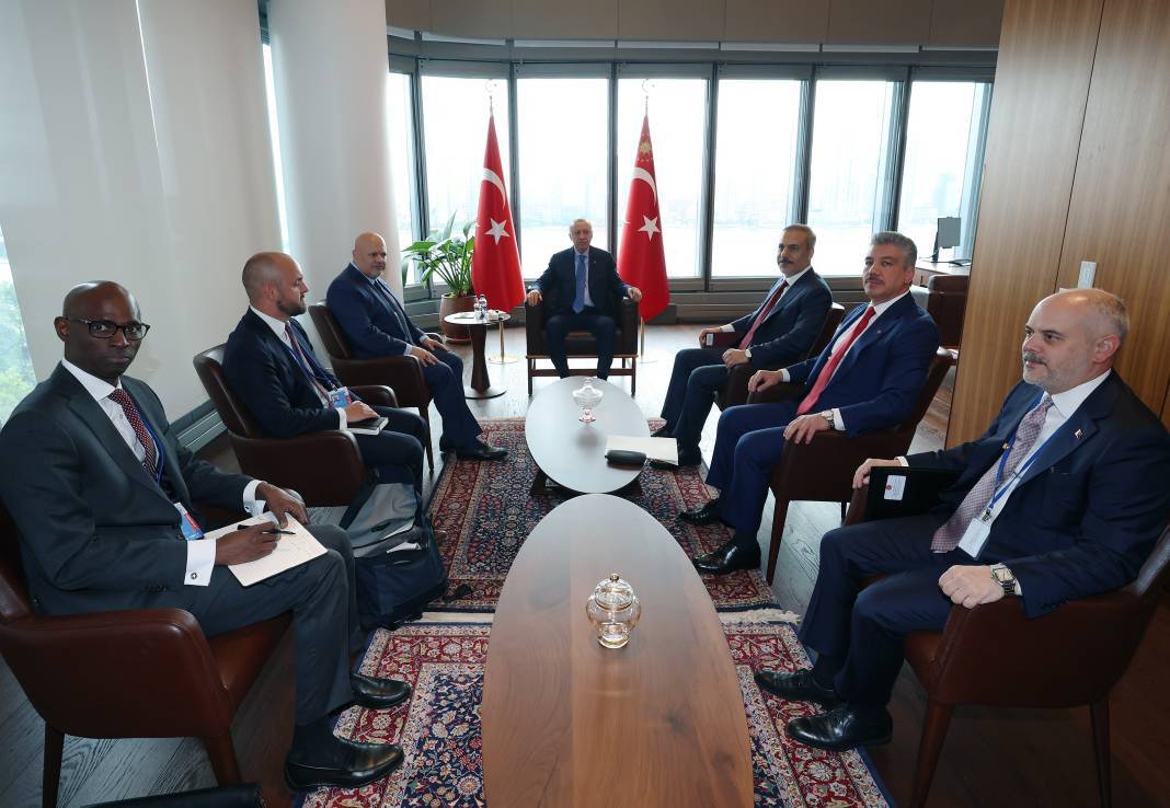 Cumhurbaşkanı Erdoğan'dan New York Türkevi'nde yoğun diplomasi 41